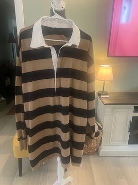 Good American Polo Shirt in Black, White and Tan